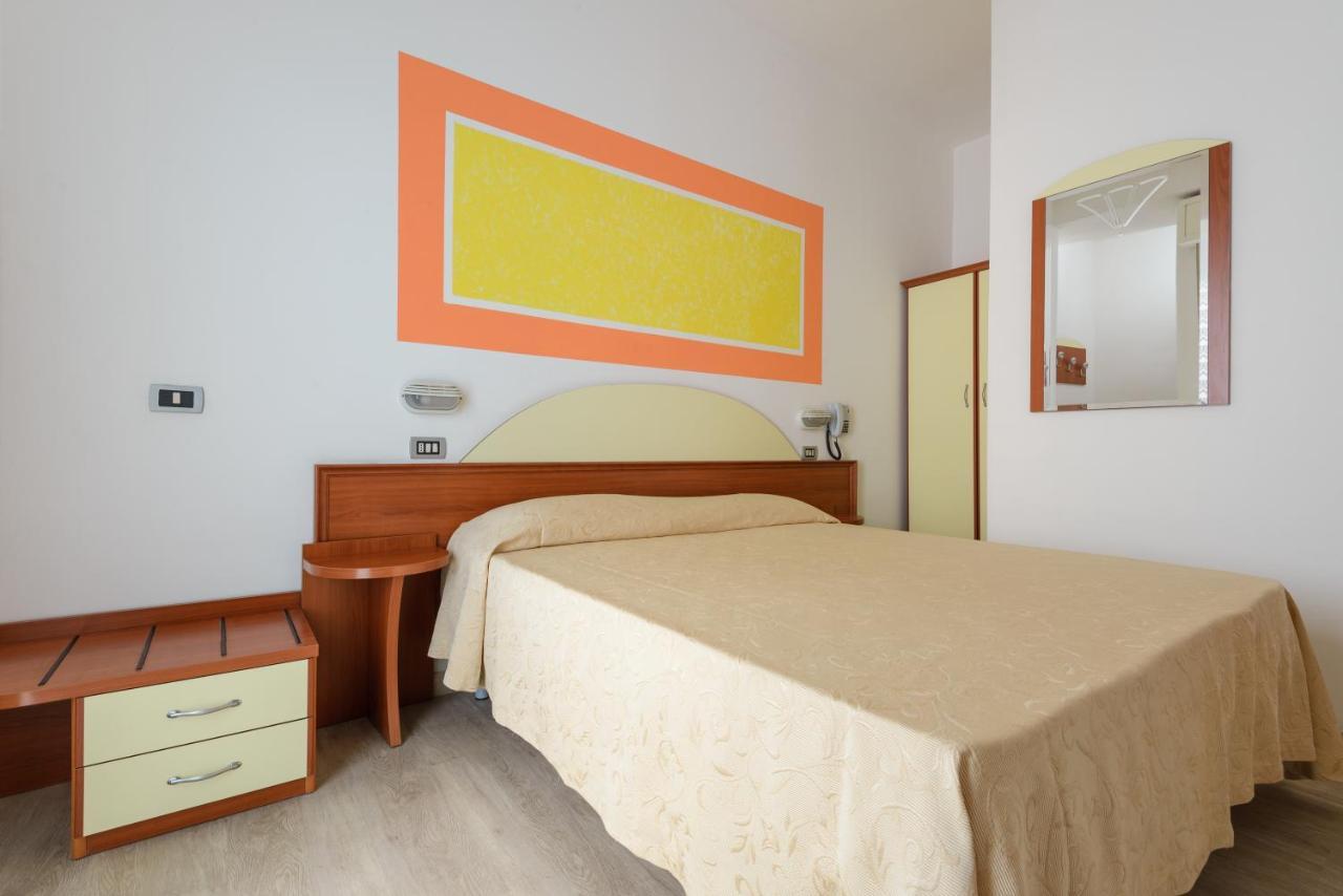 Hotel Clipper Cattolica Dış mekan fotoğraf