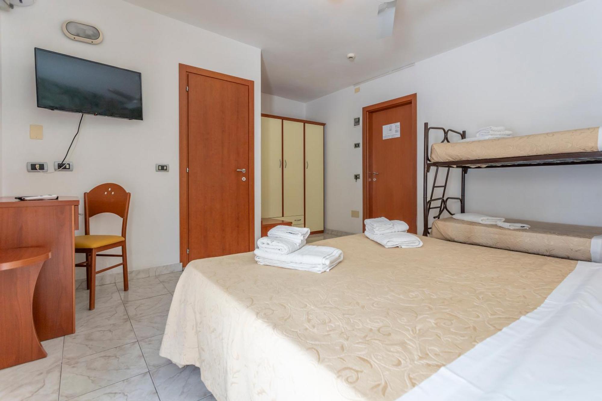 Hotel Clipper Cattolica Dış mekan fotoğraf