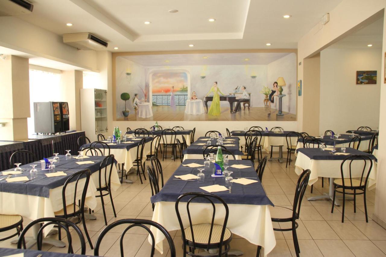 Hotel Clipper Cattolica Dış mekan fotoğraf